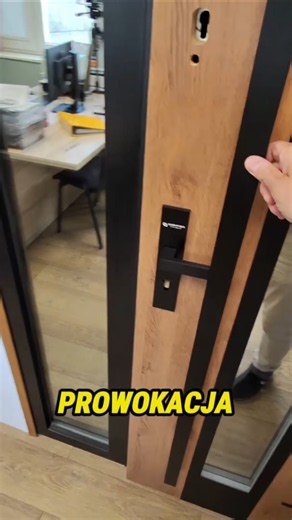 This is a setup! Door handle with a pull grip