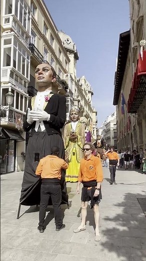 ASTONISHING GIANT FIGURES IN VALENCIA'S CORPUS CHRISTI #shorts #ValenciaTraditions