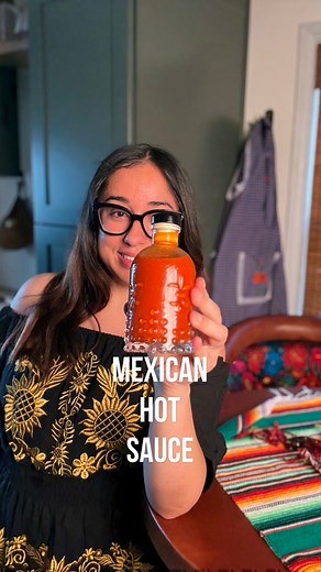 This bold and flavorful Mexican Red Hot Sauce brings the heat with chiles de árbol, guajillo, and puya 🌶️💥Mexican Red Hot Sauce Recipe Ingredients: 15 Chile de Arbol 2 Chile Guajillo 1 Chile Puya 1/3 Cup Vinegar 1 Cup Water 3 Large Garlic Cloves Salt Black Pepper Dried Oregano Dried Thyme Perfect for tacos, eggs, or anything that needs a fiery kick 🌮🍳🔥 #hotsauce #recipe #recetas #spicy #mexicanfood | Cooking with Daisy