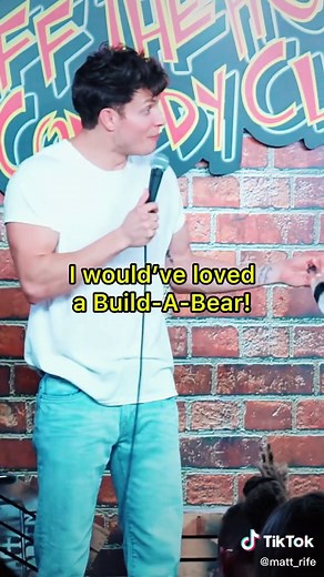 Ungrateful Dating: Love Bombing or Kind Gesture?