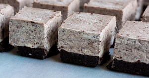 Super easy no bake Oreo Cheesecake Bites