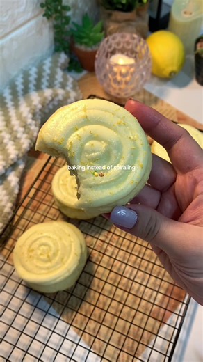 Delicious Frosted Lemon Cookies Recipe
