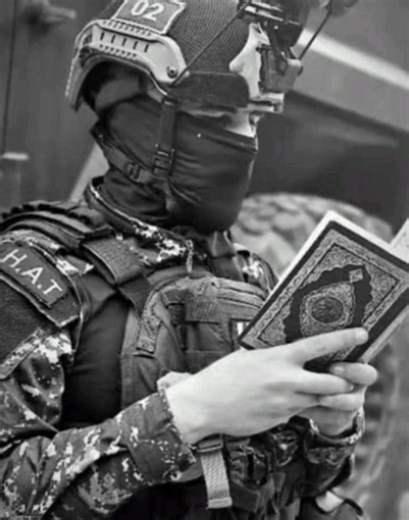 The Ancestors of the Kurds: The Medes The Medes in Assyrian Reliefs. Details from six portraits of Median figures and tribute bearers in Neo-Assyrian reliefs reveal important cultural elements. The second portrait depicts a prayer ritual to a deity. This demonstrates that the Medes raised their hands to the sky while praying and applied the energy they received from God to their faces. 8th century BCE; top left photo from the Louvre These reliefs were crafted by the Assyrians and should therefor