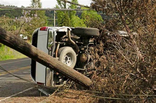 Watch 1 driver wreck 3 trucks at once