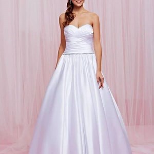 Stunning New Deb Dresses Now in store at The Bridal & Deb Room Call 9752 5506 for details. http://thebridalanddebroom.com.au/dresses_deb.html | The Bridal & Deb Room