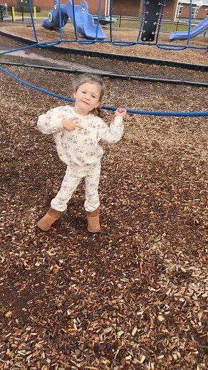 Playground dance | The Yeet Baby