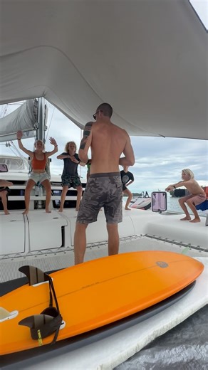 When friends come over… and before you know it we have an impromptu (competitive) boot camp 😂 . It was the old who can do the most - chin ups, pushups, squats and who had the longest plank…. the kids had a blast and went home completely wrecked (in a good way) 💪🏻 . #fitness . . . . . . . . . . . . . | Sailing with six