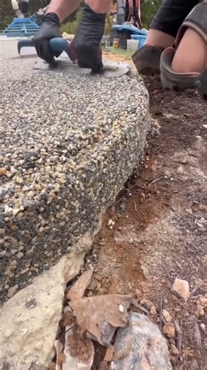 The process of coating the page with sand powder mixture to make it neater and look more attractive