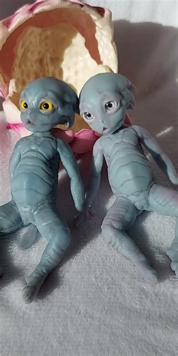 Best Friend from Another Planet #friends #uniquecreations #fantasydesign #arttoy #alienart #shorts