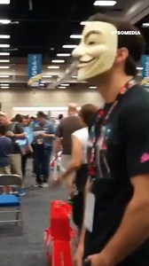 2.6M views · 10K reactions | Cavill appeared at the "Comic Con" wearing a mask and gave a huge surprise not only to Will Smith but to the entire cast. | Icons + | Facebook