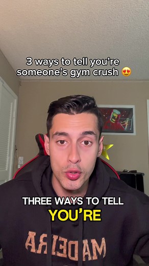 Signs Your Gym Crush Likes You - 3 Ways to Tell