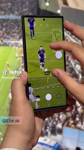 Up Close and Personal with Leo Messi on Galaxy S22 Ultra