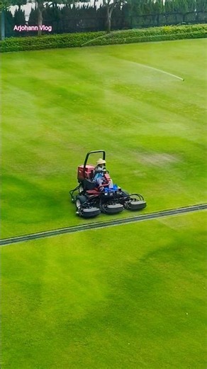 Toro Reelmaster large area reel mower #mower #golfcourse #shorts #dont_forget_to_like_and_subscribe
