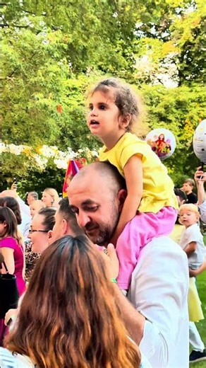 Așa arată spectacolele noastre așa că hai și tu la unul ca să ne distrăm împreună 😃