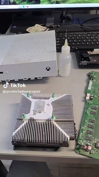 Maintaining PS5: Prevent Overheating with Proper Liquid Metal
