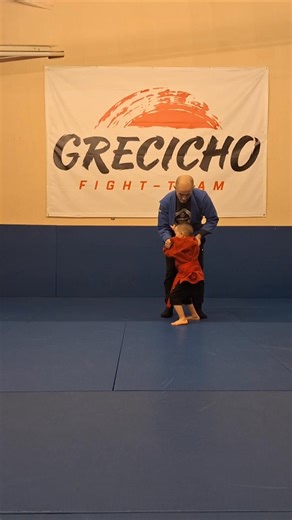 Individualus darbas su treneriu – maksimalus dėmesys ir greitesni rezultatai! Dėl papildomų treniruočių kreipkitės! 🥋 | Grecicho fight team
