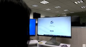 O firmă de curierat din Marea Britanie a dezactivat inteligenţa artificială după ce robotul a început să facă poezii în care critica serviciul cu clienţii