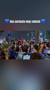 Cruz Azul fue sorprendido por su afición previo al primer juego de Semifinal de la Concacaf Champions Cup ante Tigres 🙌💙 | Futbol Picante