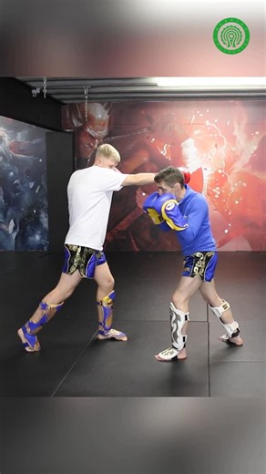 Stuart Tomlinson on Instagram: "Muay Thai does not get much more brilliant or educational than what you see here with multiple times world champion @trainor103 🤯🔥🥋 In this clip taken from his truly outstanding full length instructional volume “The Fight Game - Strategies for World Class Striking”, he goes over important details covering the sort of multi-layered high volume drills he likes to use with his fighters and students 🔥🔥 Soak in the brilliance on display and make sure you check out