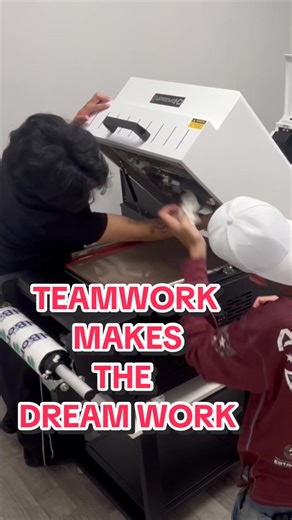 Working Together Hands on and explaining everything about what’s under the hood of a DTF Shaker 😁👌💯🥰 #DTFTRAINER #safetyfirst #dtfprinting #dtfsupplier