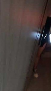 My girlfriend invited me into the bedroom 第一次到女朋友家，就请我进卧室？