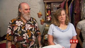 ‘Hoarding: Buried Alive’: Man’s Possessions Hold Mom Hostage in Her Own House