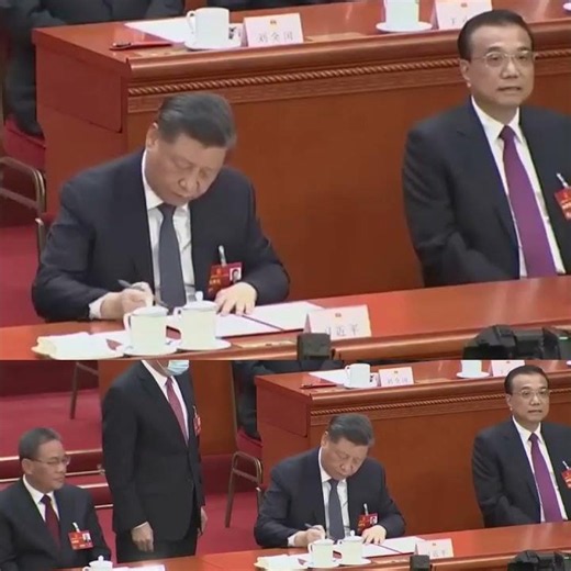 习近平签署主席令任命李强为新任总理，李克强瞥一眼后正色咧嘴眼神放空向前率先停止鼓掌