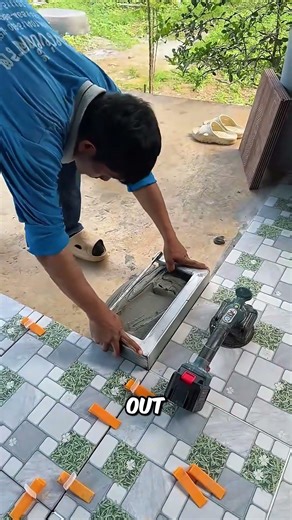 Forget the Old Way - This Tiling Method is INSANE😱 #flooring #construction #hack