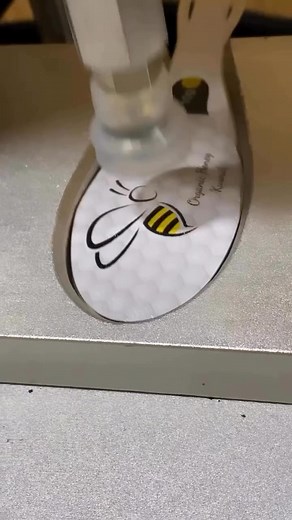 493K views · 2.5K reactions |                    #canadianapiary #community #Hobby #imkerin #gartenliebe #flowers #garden #beekeeping #hochbeet #selbstvertrauen #Hoing #beet #socialmedia #instaimkerin #honeycomb #socialmediamarketing #design #creater #beelover #nature #honeybee | Canadian Apiary | Facebook