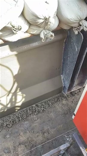 Concrete crash barrier production