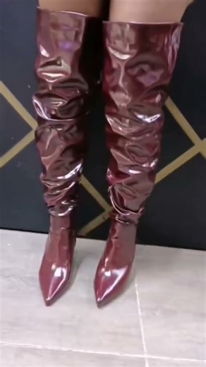 The Art of Styling Thigh-High Boots:Clumsy or Chic?