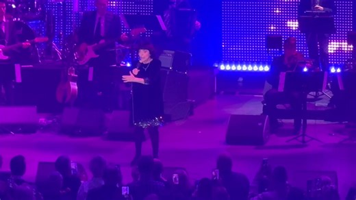 26K views · 688 reactions | Mireille Mathieu chez elle, ce soir à Avignon. Un moment hors du temps. Un seul mot, magique ✨✨✨✨. | Confluence Spectacles | Facebook