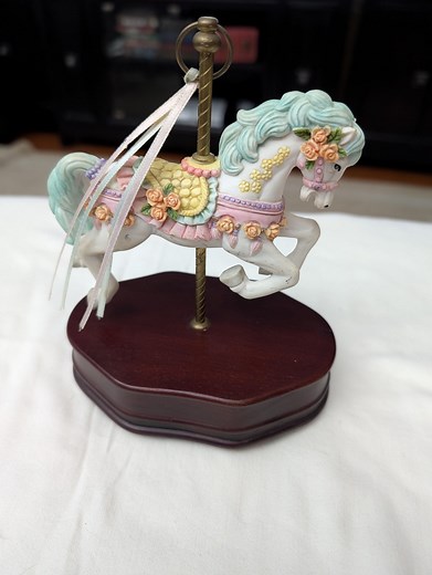 Vintage Pastel Carousel Horse Music Box • “carousel Waltz” Tune • Porcelain Horse on Wooden Base - Etsy
