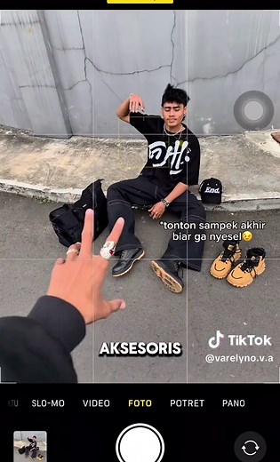 save&share ketemem kalian🔥🫵 TUTOR EDIT FOTO‼️ cek caption⬇️⬇️ ...... jasa foto cek sorotan ig @varelyno.v.a ya🤗 kalo bermanfaat jang lupa FOLLOW dulu ya🙌 TUTOR EDIT⬇️⬇️⬇️ yang mau vidio tutorial editnya boleh langsung chat tiktok/ dm di instagram ya, di sana aku kasi tau gimana cara ngeditnya, keliatan lebih hd, dan beberapa tips lainya, durasi 5mnt harga vidionya 15k, insyallah bermanfaat apalgi yang mau mulai jadi konten kreator, chat/dm: “MAU VIDIO TUTOR EDIT 15K capt” Ntar aku kirim no r