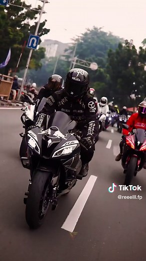 R15 v2 ✌️#fypp #fyp #pleasenoviolation