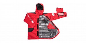 Pizza Hut が新デリバリーシステムの開発成功を記念して限定ピザパーカをリリース