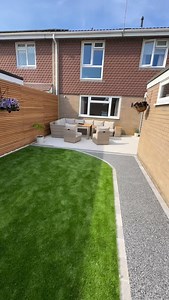 10K views · 978 reactions | How not to install a gate…  #garden #beforeandafter #gate #modern #howto #homeimprovement #gardeninspiration | Hoskins Innovations | Facebook