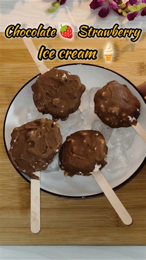 🍓 Strawberry Chocolate 🍫 Ice cream At Home Recipe||🤤#shorts#youtubeshorts#shortcooking26