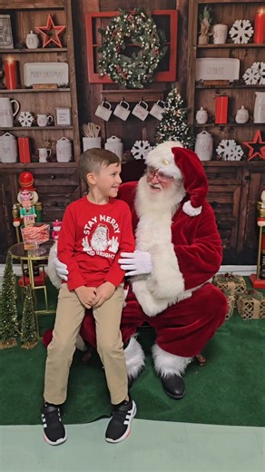 Santa at P'zazz! Come paint with us and visit with Santa, December 5th! | P'zazz Art Studio | Facebook