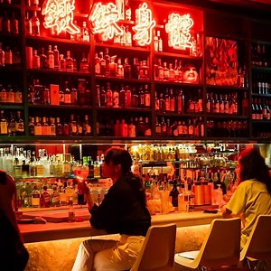 An ultimate guide to the best hidden bars in Hong Kong today