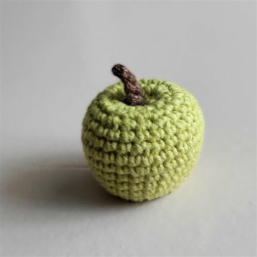 Sweet Free Crochet Apple Pattern