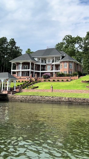 Stunning River Houses in Iuka: What's the Secret?
