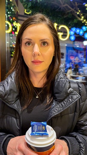 Jasmine Wolf on Instagram: "We stopped by Ghirardelli Chocolate at The LINQ Promenade to warm up with their famous caramel hot chocolate, and wow — this place was packed ☕🍫 Winter in Las Vegas definitely brings the crowds, but for good reason. Between the rich hot chocolate, over-the-top ice cream drinks, and endless chocolate treats, it’s basically a sugar lover’s paradise right on the Strip ✨🍨 If you’re hunting for the best ice cream in Las Vegas, this spot absolutely deserves a stop. From c