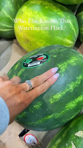 Has anyone else tried this Watermelon Hack?? 🍉 Next time you buy your Watermelon, make sure the Lighter Colored Stripes are at least 2 Fingers Width Apart for the freshest and sweetest tasting Watermelon!! YUM | Easy Menu Plans