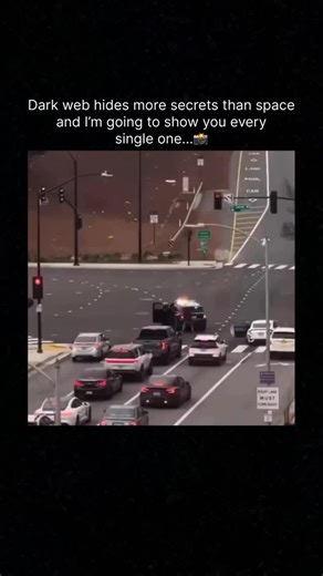 Dark web secret on Instagram: "Just @dark.web.secret 想了解更多酷炫科技资讯?点击 简介(Bio)里的链接加入我们的 WhatsApp 频道,第一 时间获取全球热门新闻! 标题:脚步变电力?来自日本的黑科技创新 谁能想到,我们的每一步脚步竟然都能成为能源?在日 本,这不再仅仅是理论,而是通过**压电地板技术 (Piezoelectric Floor) **成为了现实! 什么是压电技术? 从技术层面来说,这种地砖使用了具有“压电效应”的特殊 晶体或陶瓷材料。因此,每当产生机械压力(如脚步踩踏 或车辆载荷)时,地砖内部的分子结构就会发生位移并产 生电荷。压力越重、踩踏频率越高,产生的电能就越多! 日本在哪些地方应用了这项技术? 日本已经在世界上最繁忙的一些地点测试并应用了这项技 术: 涩谷站和东京站: 想象一下每天成千上万穿梭的人流。他 们脚步产生的能量被转化为电力,用于供应检票口指示灯 和列车时刻表显示屏。 成田机场: 用于支持部分走廊区域的独立照明系统。 购物中心: 东京的一些商场利用这种能量为LED装饰灯供 电,而无需完全依赖主电网