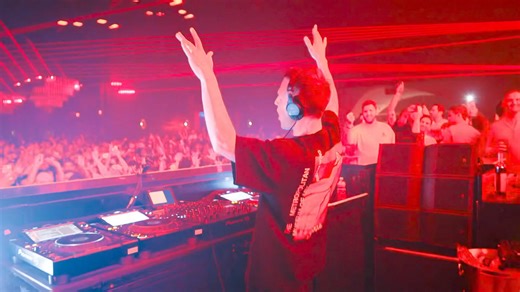 9.8K views · 159 reactions | Arizona is so thank you for always bringing it Phoenix Lights Cameo by Resorts World Las Vegas I’m still finding confetti in weird places. | Kaskade | Facebook