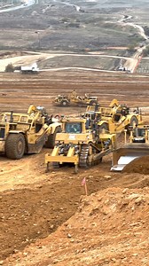 LB3 Enterprises mass earthmoving on a Califonia housing development site | Awesome Earthmovers