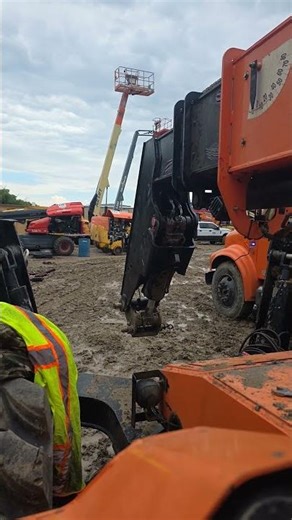JLG Telehandler boom install finally done