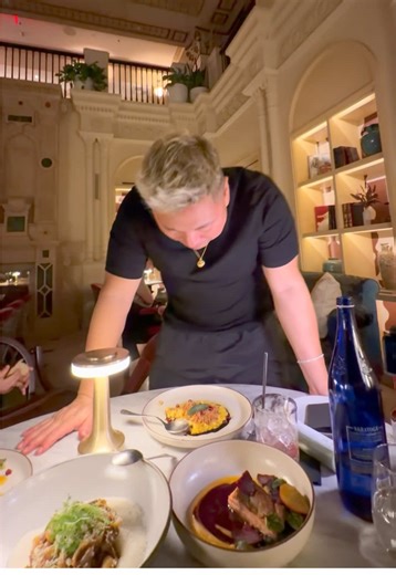 @Hotel Per La is our new favorite staycation destination! Their @dineL.A. menu was sensational and the suite… chefs kiss. #food #vacations #bapross