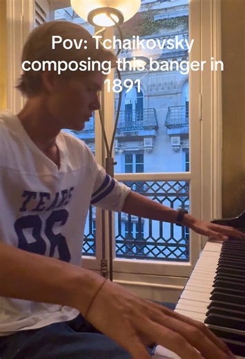 Tchaikovsky's Nutcracker: Piano Scales Practice